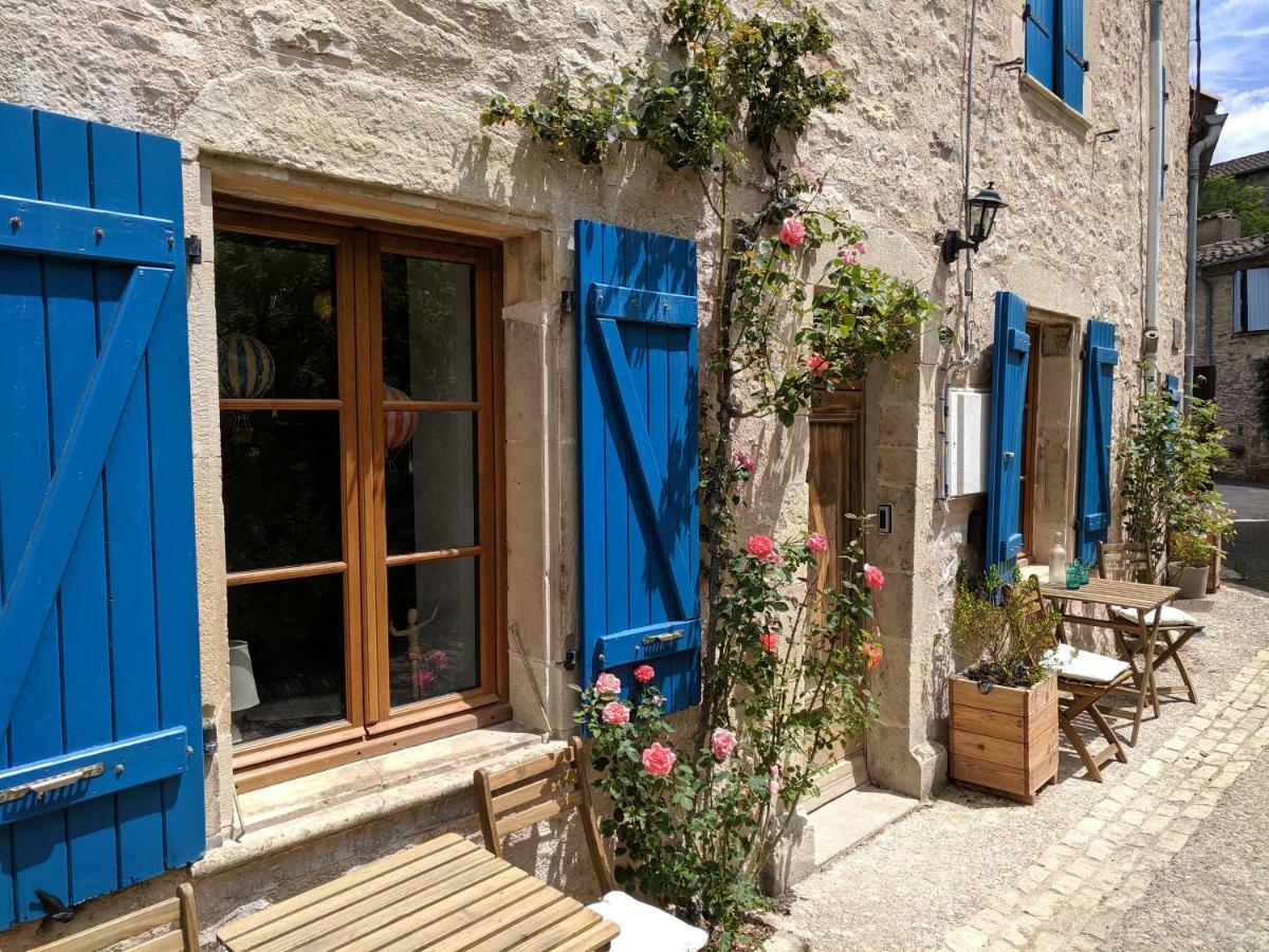 Rue Des Fleurs Puycelsi Hébergement de vacances Puycelci